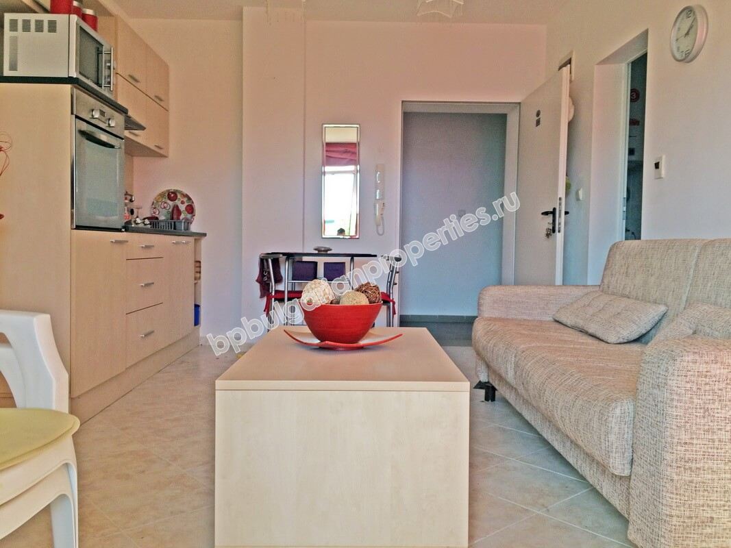 Дешевая меблированная студия на продажу в курорте Кошарица