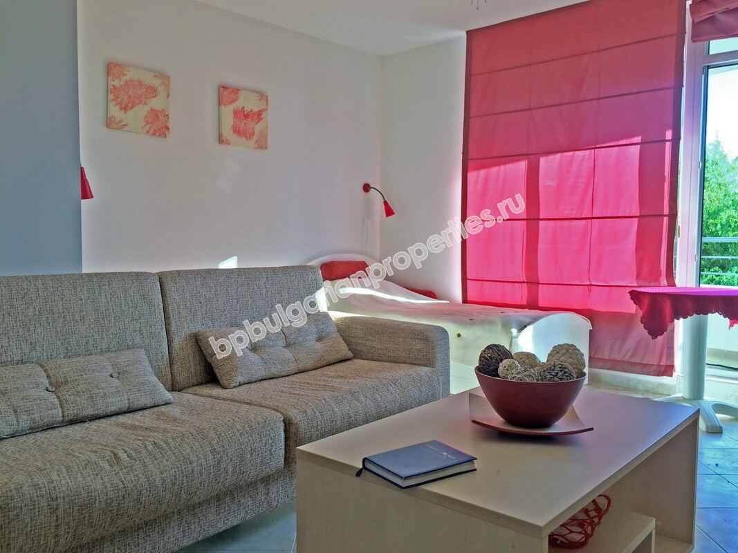 Дешевая меблированная студия на продажу в курорте Кошарица