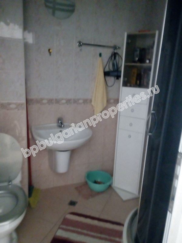 Двухкомнатная квартира с гаражомна продажу близко от моря в Равде