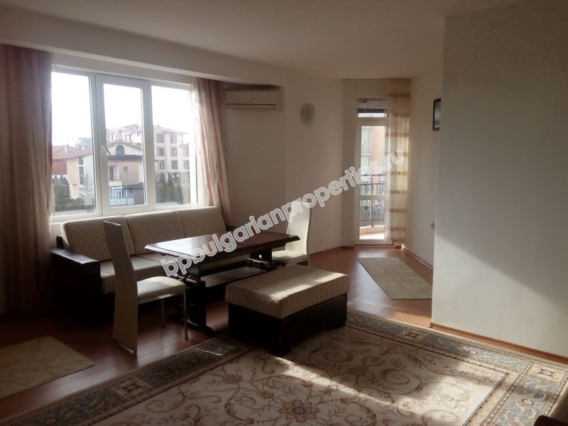 Двухкомнатная квартира с гаражомна продажу близко от моря в Равде