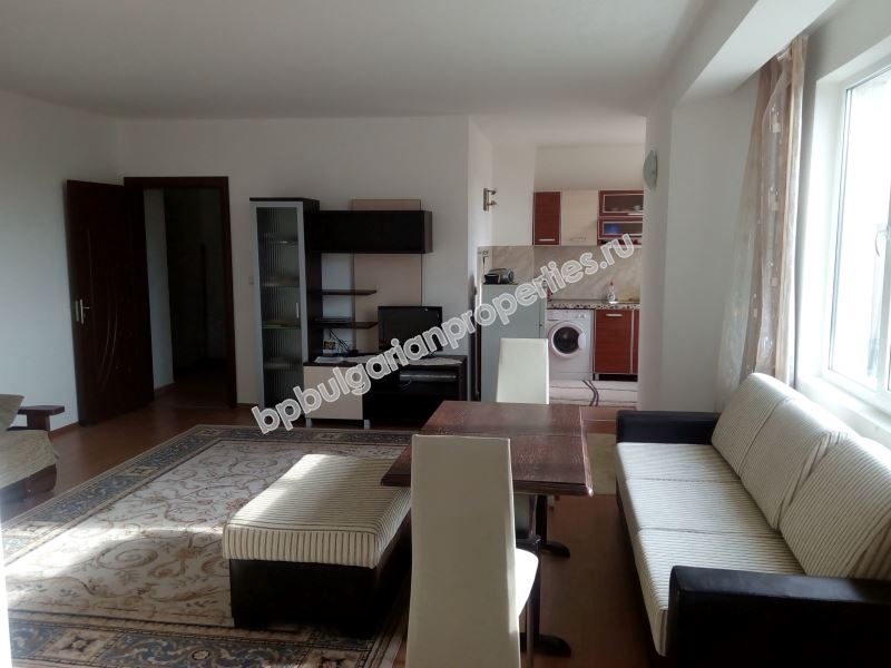 Двухкомнатная квартира с гаражомна продажу близко от моря в Равде