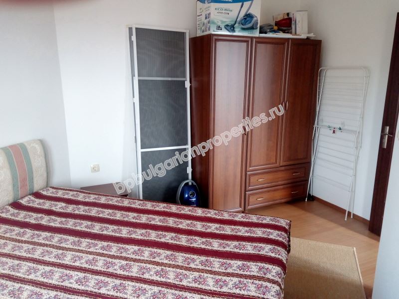 Двухкомнатная квартира с гаражомна продажу близко от моря в Равде