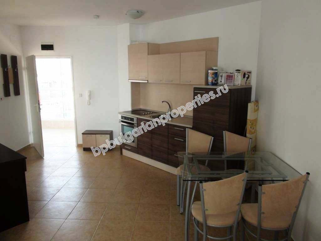 Двухкомнатная меблированная квартиры для продажи на первой линии моря в Равде