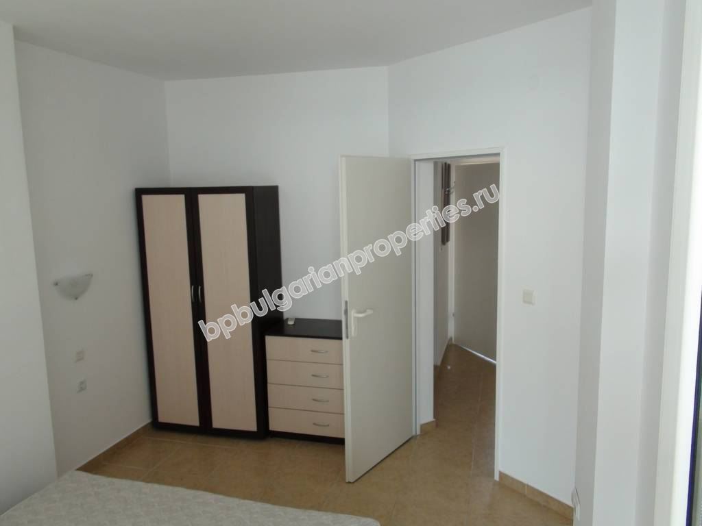 Двухкомнатная меблированная квартиры для продажи на первой линии моря в Равде