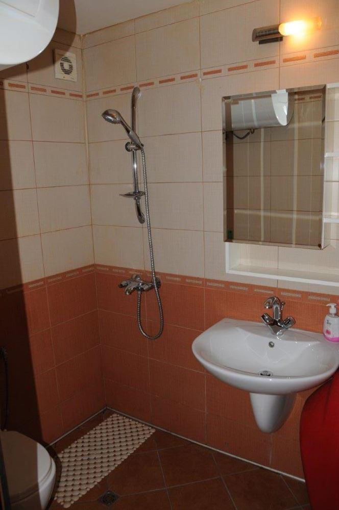 СНИЖЕНА ЦЕНА! Двухэтажный реставрированный дом в старой части Созополя