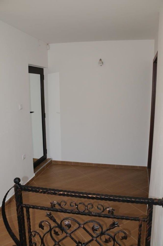 СНИЖЕНА ЦЕНА! Двухэтажный реставрированный дом в старой части Созополя