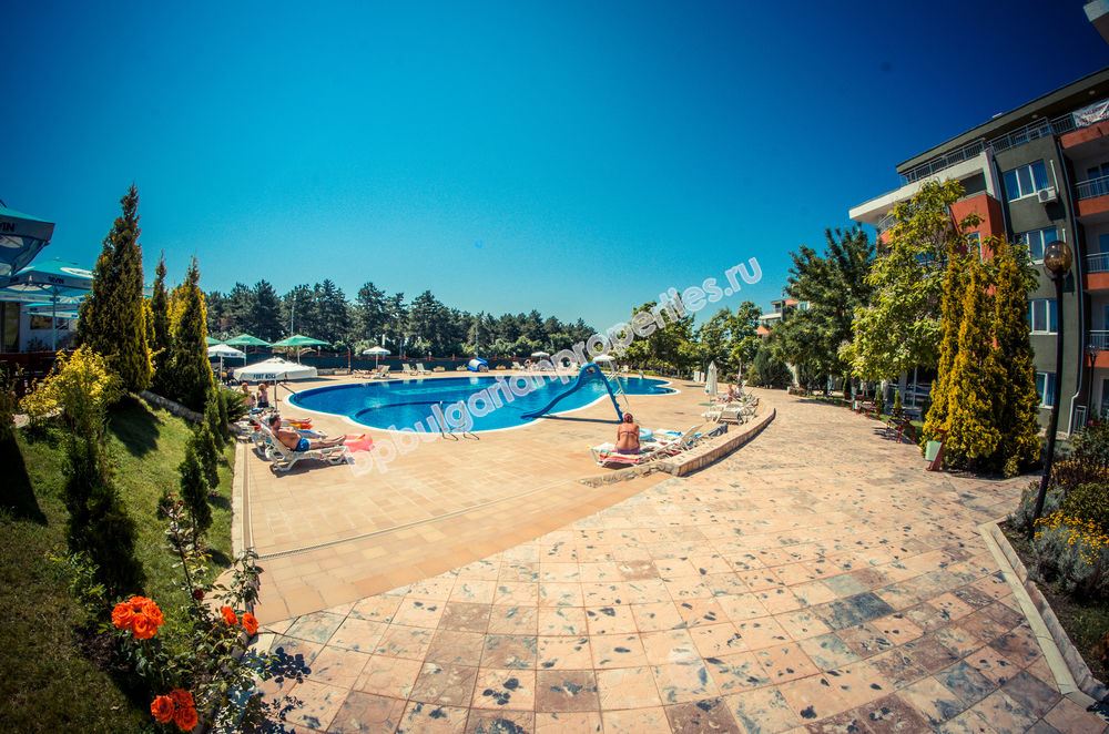 Двухкомнатная меблированная квартира на продажу близко к морю в курорте Солнечный Берег