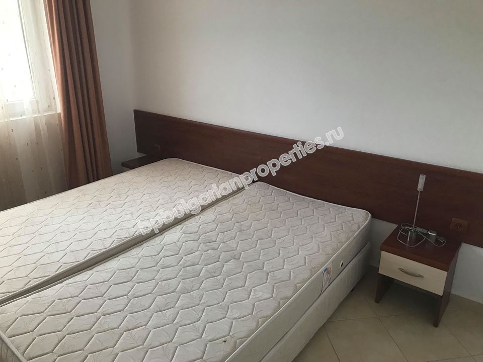 Меблированная двухкомнатная квартира на продажу в центре курорта Солнечный Берег