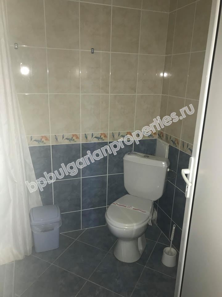 Меблированная двухкомнатная квартира на продажу в центре курорта Солнечный Берег