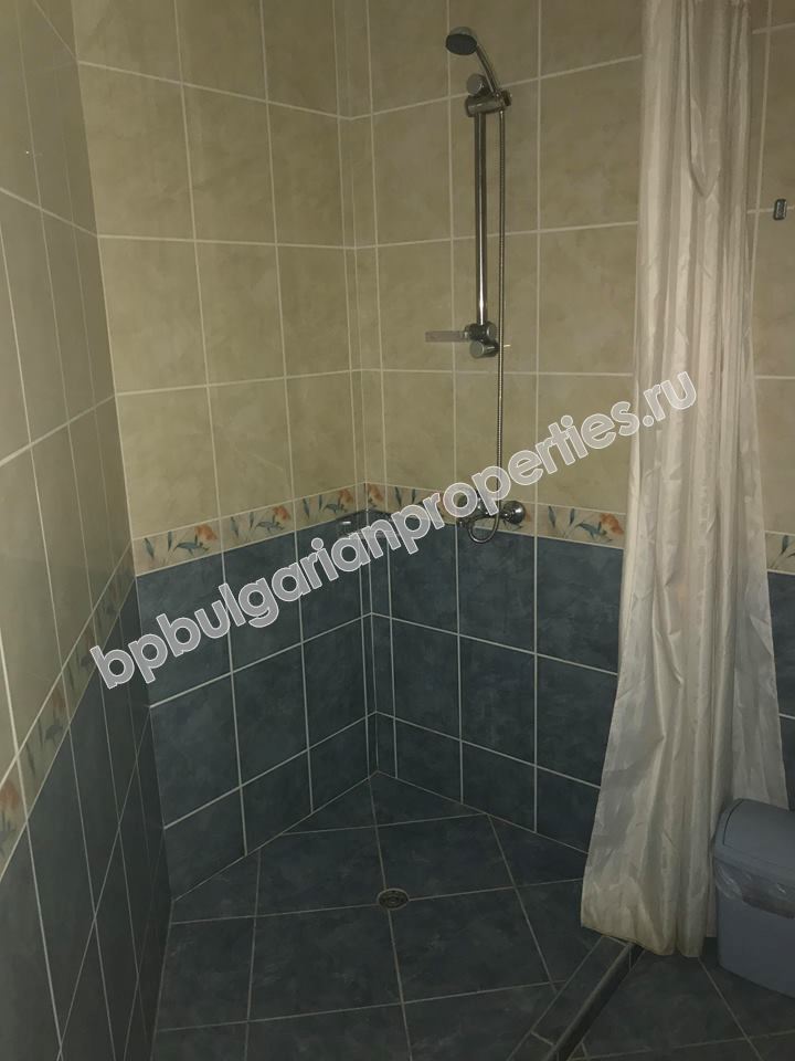 Меблированная двухкомнатная квартира на продажу в центре курорта Солнечный Берег