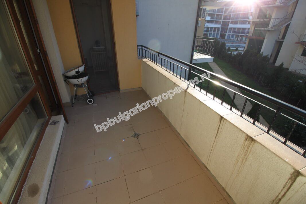 Меблированная двухкомнатная квартира близко к пляжу на продажу в курорте Солнечный Берег