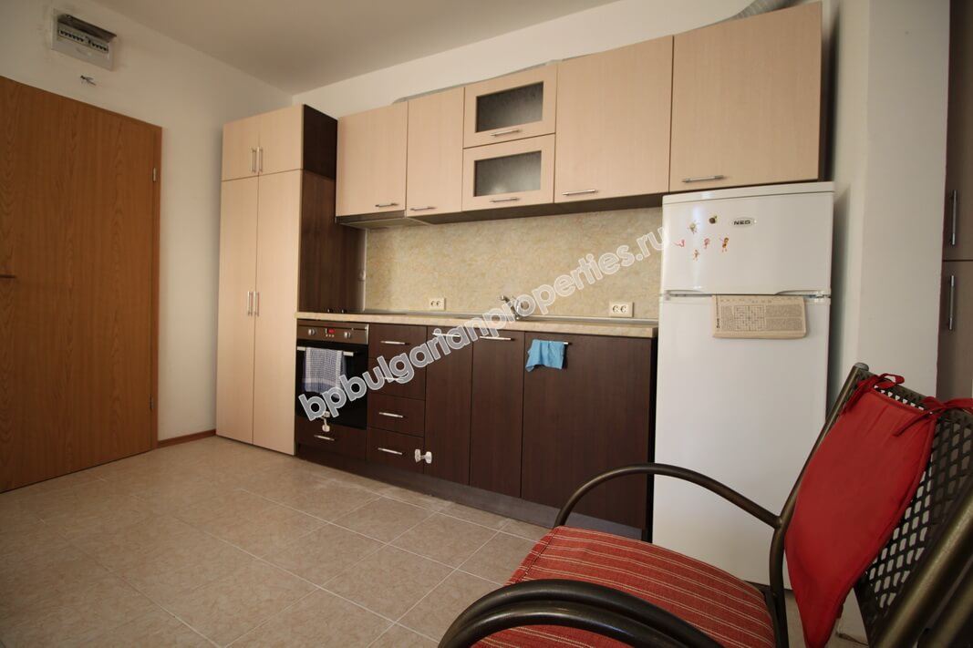 Меблированная двухкомнатная квартира близко к пляжу на продажу в курорте Солнечный Берег