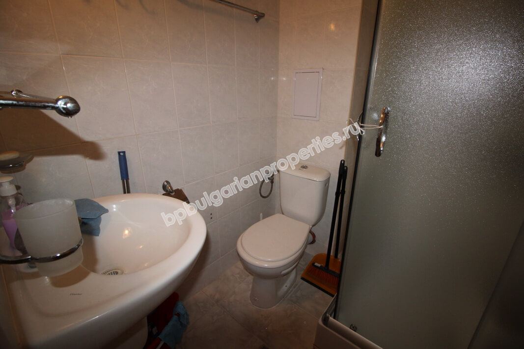 Меблированная двухкомнатная квартира близко к пляжу на продажу в курорте Солнечный Берег