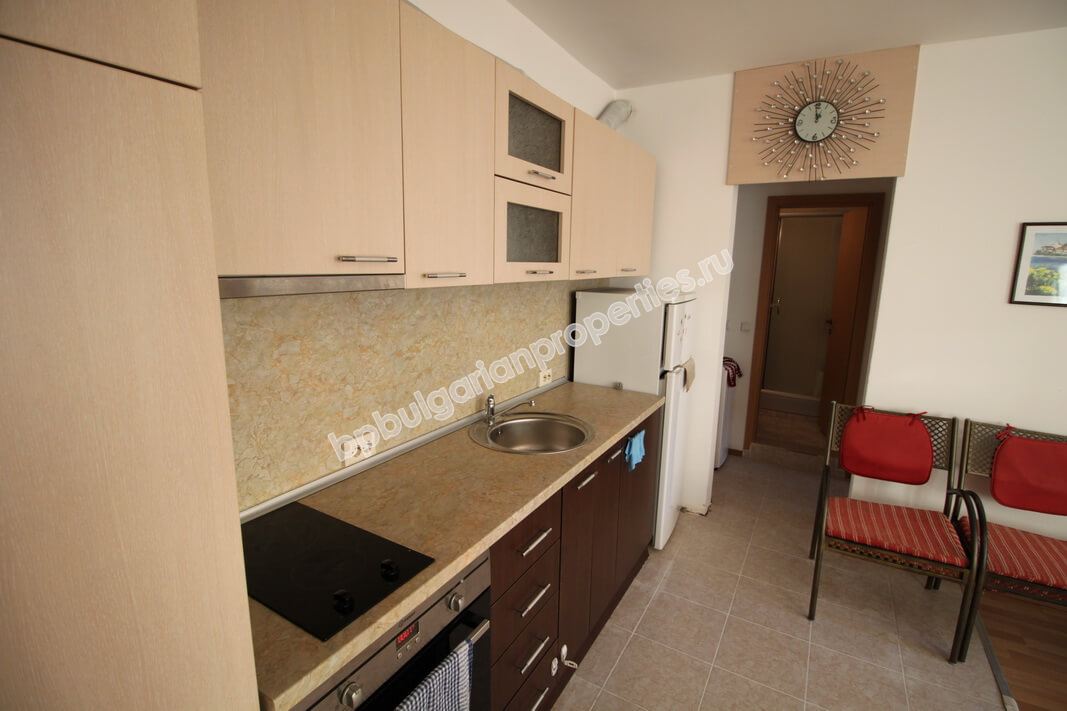 Меблированная двухкомнатная квартира близко к пляжу на продажу в курорте Солнечный Берег