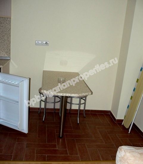 Большая меблированная студия на продажу близко к морю в курорте Солнечный Берег