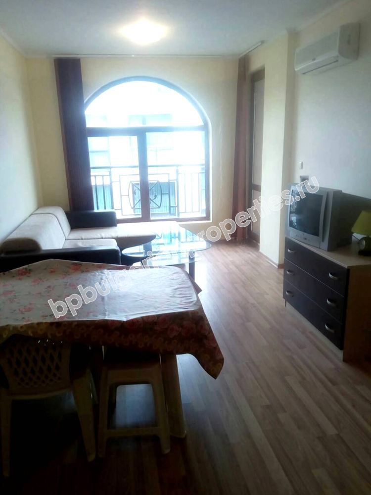 Двухкомнатная меблированная квартира на продажу близко к пляжу в курорте Солнечный Берег