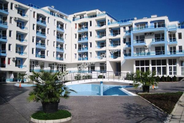 Меблированная студия на продажу близко к пляжу в городе Несебр