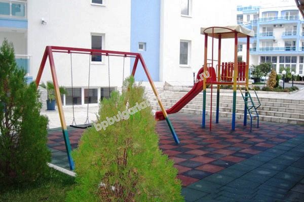 Меблированная студия на продажу близко к пляжу в городе Несебр