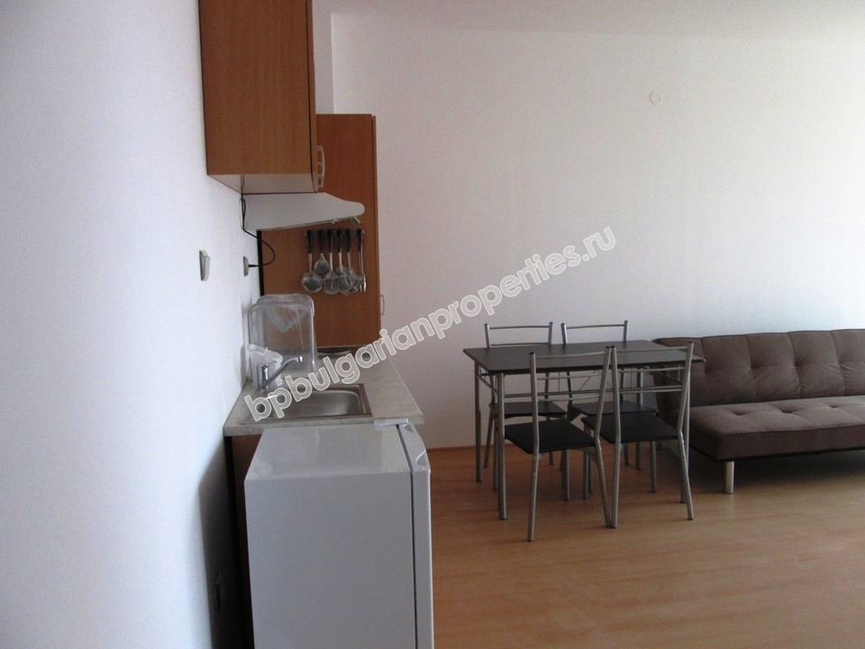 Меблированная двухкомнатная квартира на продажу в Солнечном Берегу