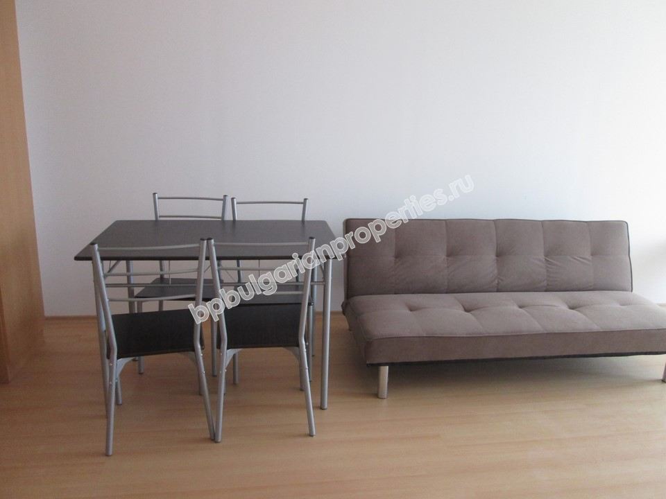 Меблированная двухкомнатная квартира на продажу в Солнечном Берегу