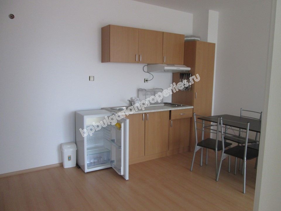 Меблированная двухкомнатная квартира на продажу в Солнечном Берегу