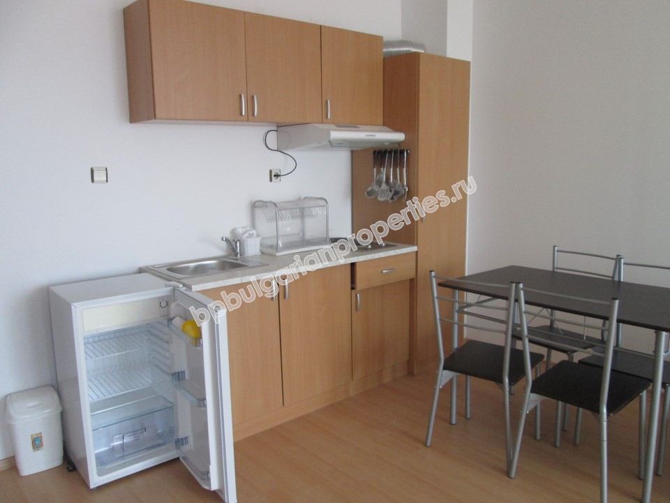 Меблированная двухкомнатная квартира на продажу в Солнечном Берегу