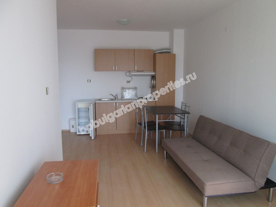 Меблированная двухкомнатная квартира на продажу в Солнечном Берегу