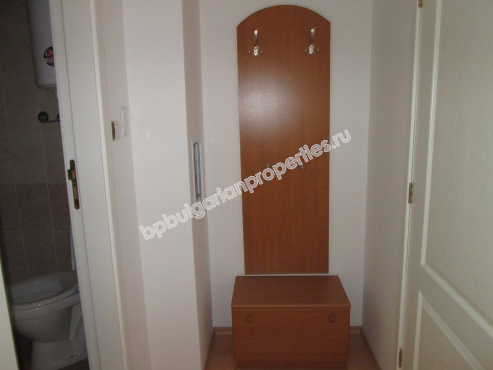 Меблированная двухкомнатная квартира на продажу в Солнечном Берегу