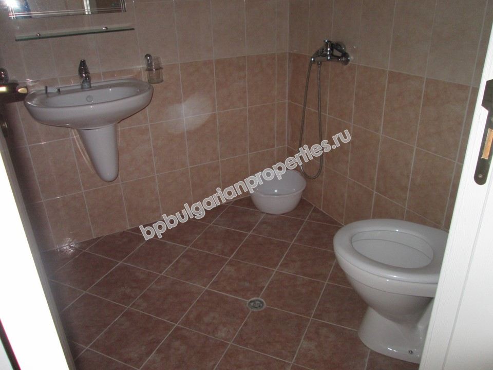 Меблированная двухкомнатная квартира на продажу в Солнечном Берегу