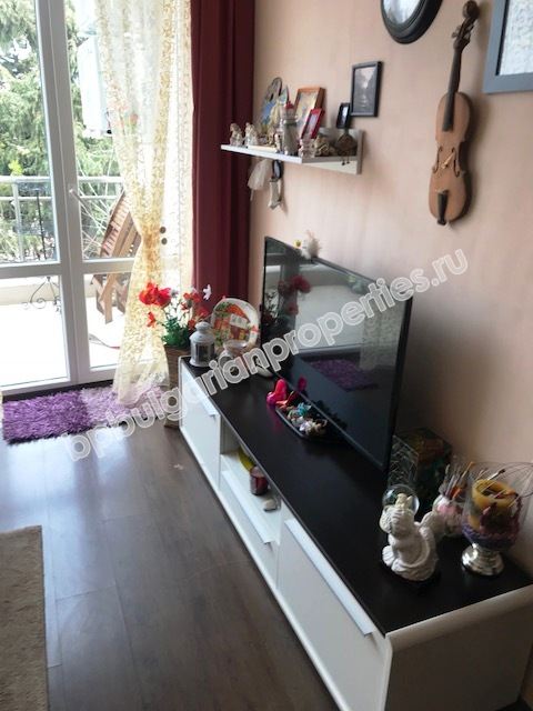 Меблированная трехкомнатная квартира близко к морю на продажу в курорте Равда