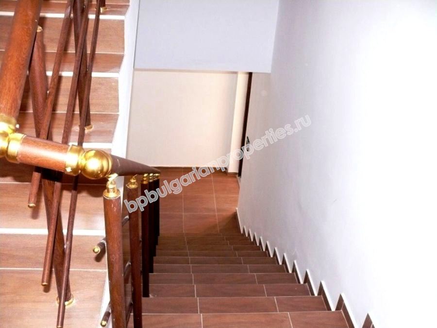 Меблированная трехкомнатная квартира близко к морю на продажу в курорте Равда