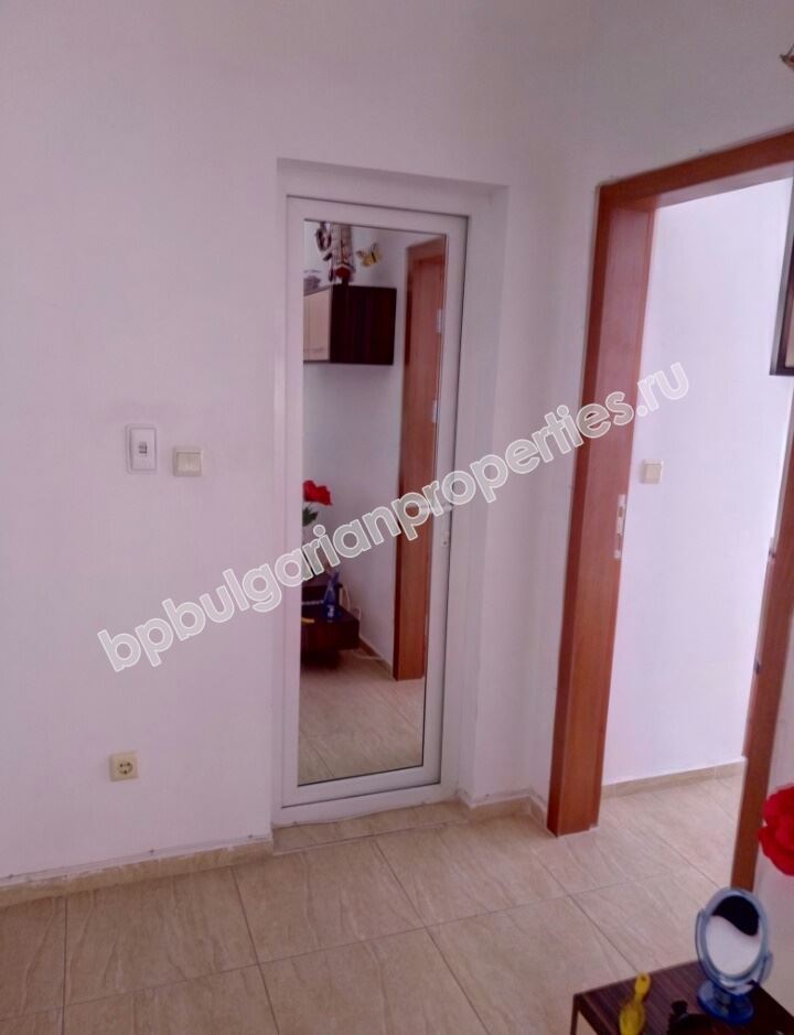 Просторная панорамная квартира в коммуникативном районе Солнечного Берега