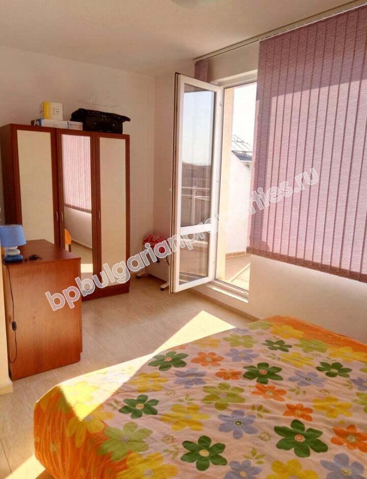 Просторная панорамная квартира в коммуникативном районе Солнечного Берега