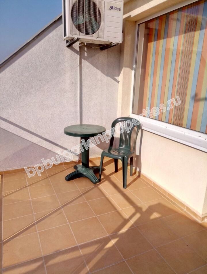 Просторная панорамная квартира в коммуникативном районе Солнечного Берега