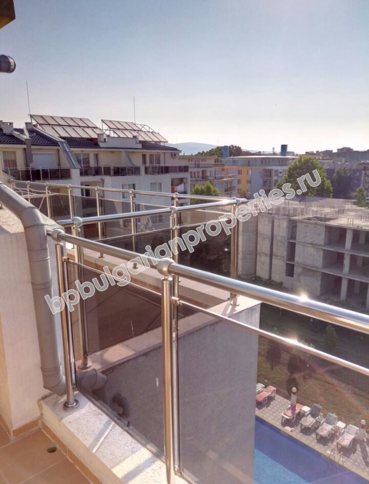 Просторная панорамная квартира в коммуникативном районе Солнечного Берега