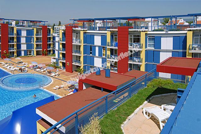 Просторная меблированная студия на продажу в курорте Солнечный берег