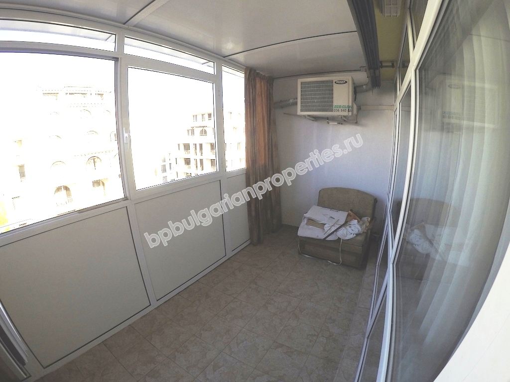 Просторная меблированная студия на продажу в курорте Солнечный берег