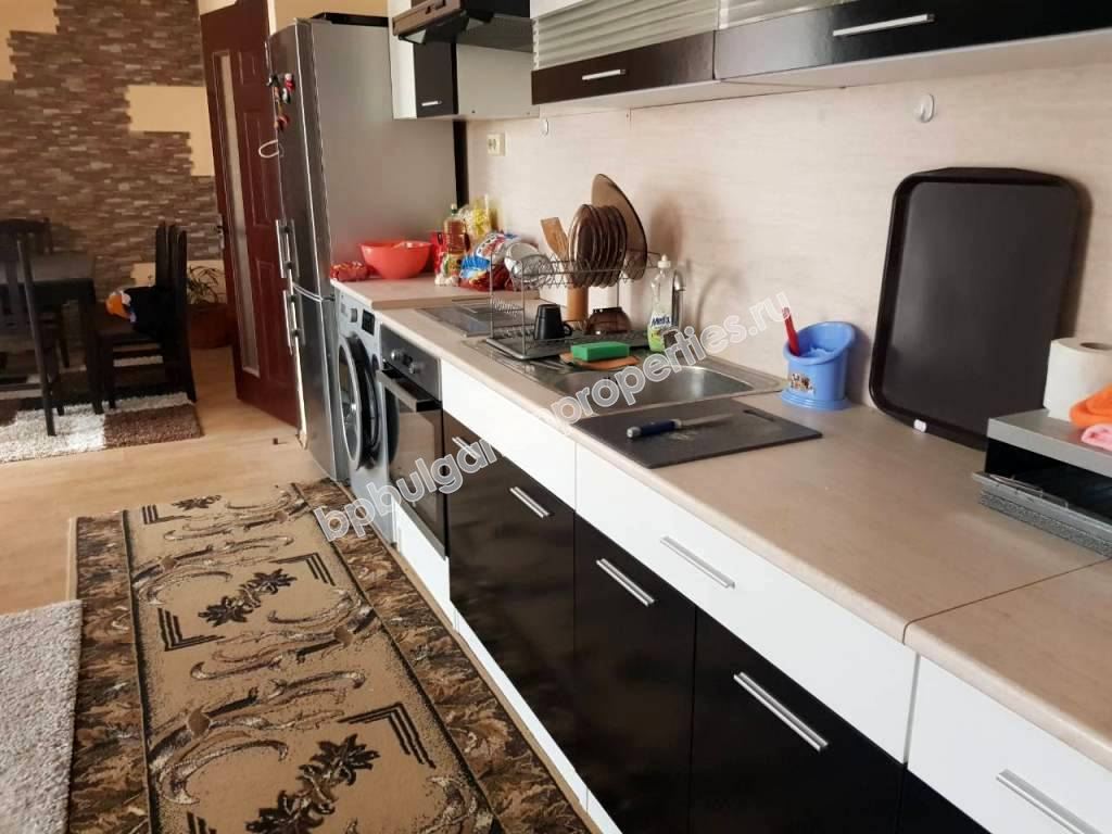 Меблированная двухкомнатная квартира без платы на обслуживание в курорте Солнечный берег