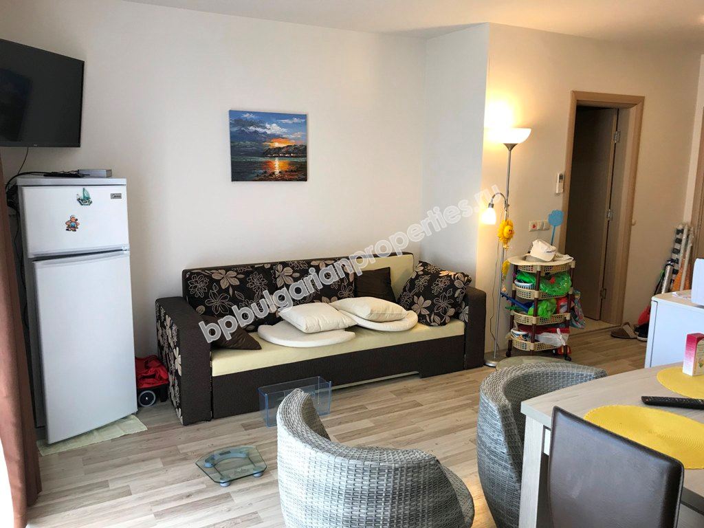 Двухкомнатная меблированная квартира в элитном комплексе на продажу в курорте Солнечный Берег