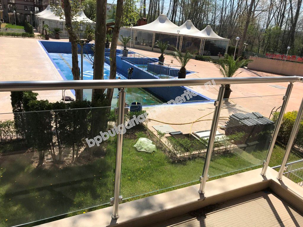 Двухкомнатная меблированная квартира в элитном комплексе на продажу в курорте Солнечный Берег