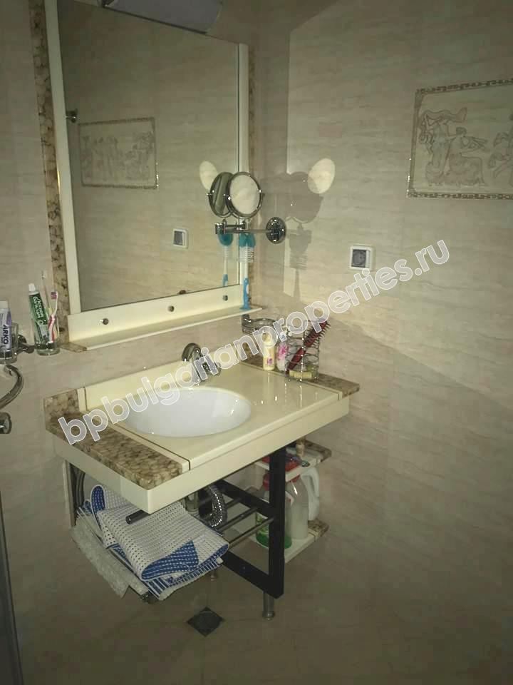 Двухкомнатная меблированная квартира в элитном комплексе на продажу в курорте Солнечный Берег