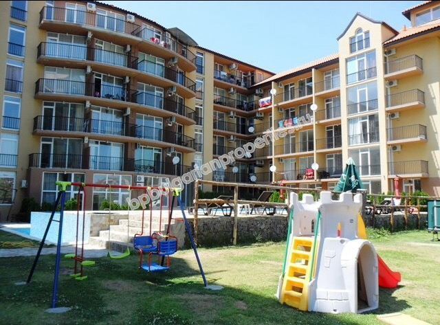 Однокомнатная квартира-студия на продажу в центре курорта Солнечный Берег