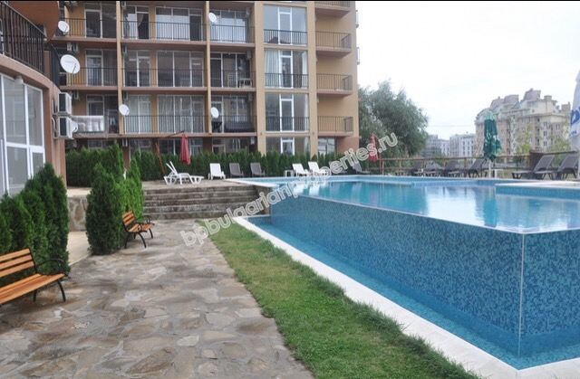 Однокомнатная квартира-студия на продажу в центре курорта Солнечный Берег