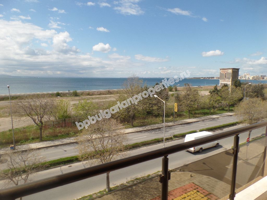 Недорогая студия с видом на море в центральной части Помория