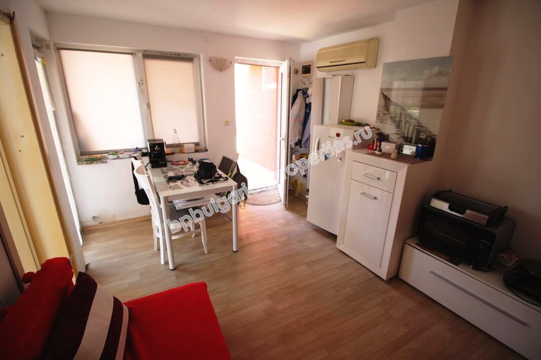 Двукомнатная меблированная квартира на продажу в курорте Святой Влас