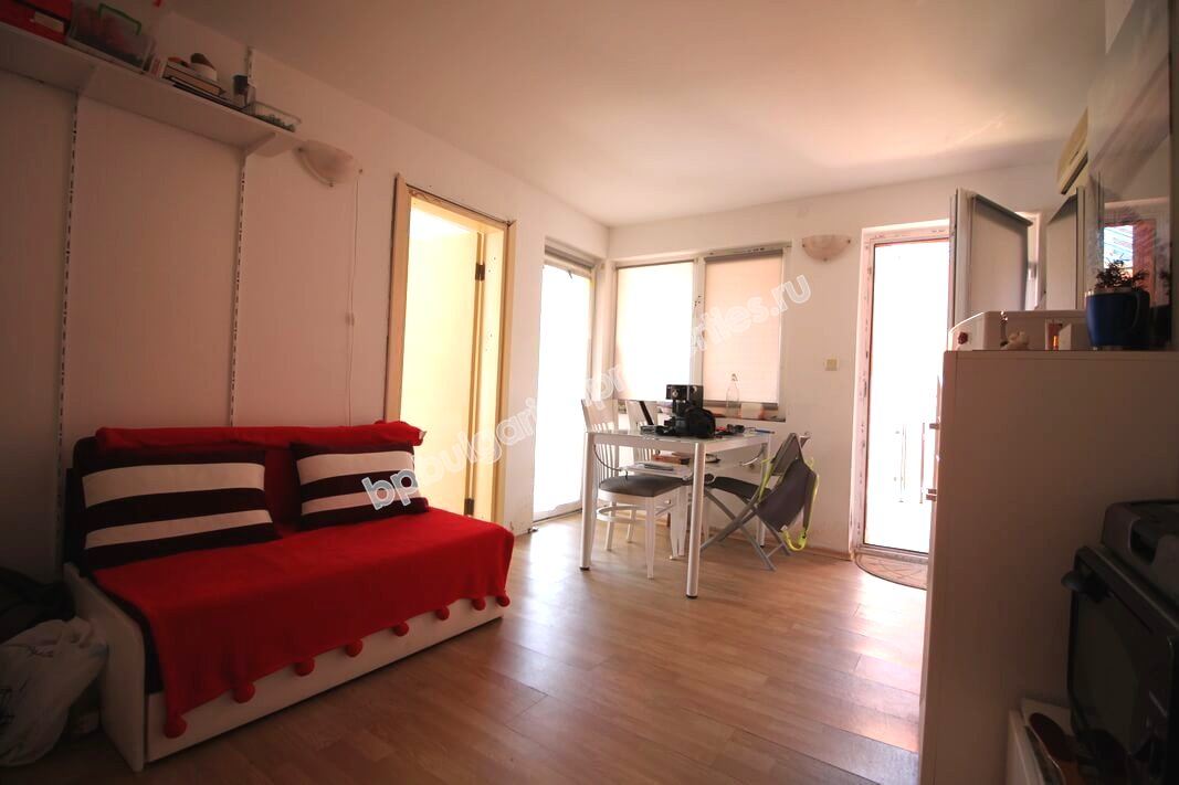 Двукомнатная меблированная квартира на продажу в курорте Святой Влас