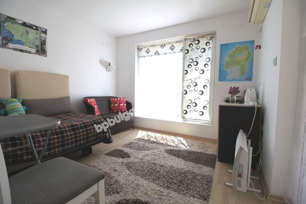 Двукомнатная меблированная квартира на продажу в курорте Святой Влас