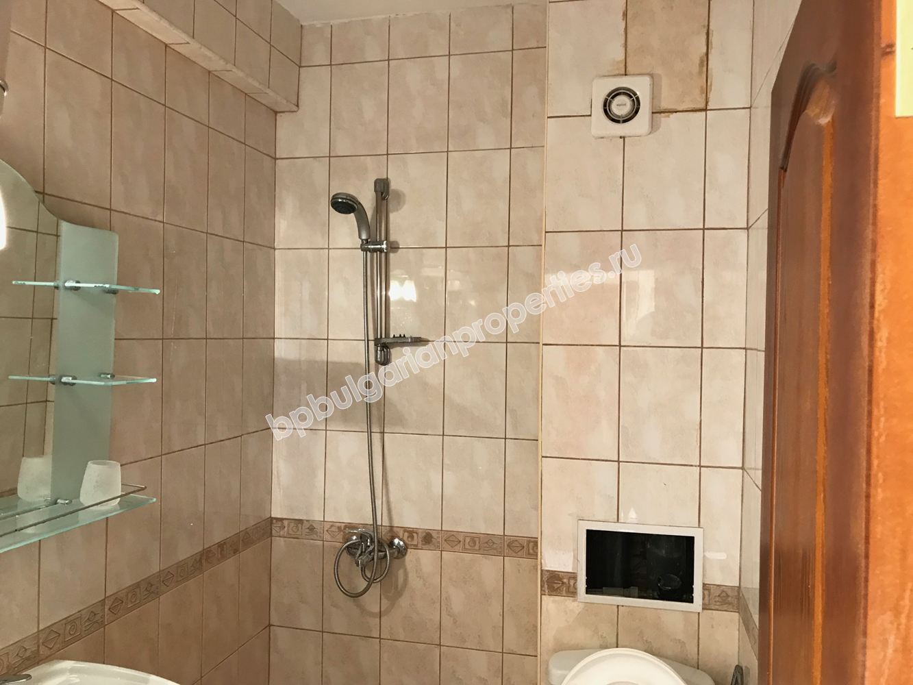 Меблированная двухкомнатный квартира с видом на море для продажи недалеко от пляжа в Свети Влас