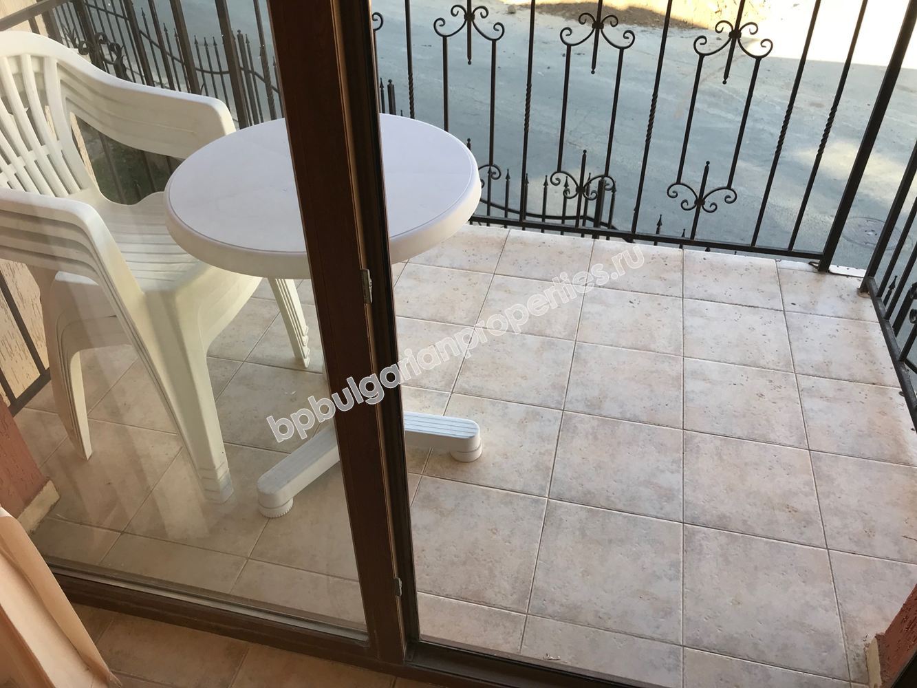 Меблированная двухкомнатный квартира с видом на море для продажи недалеко от пляжа в Свети Влас