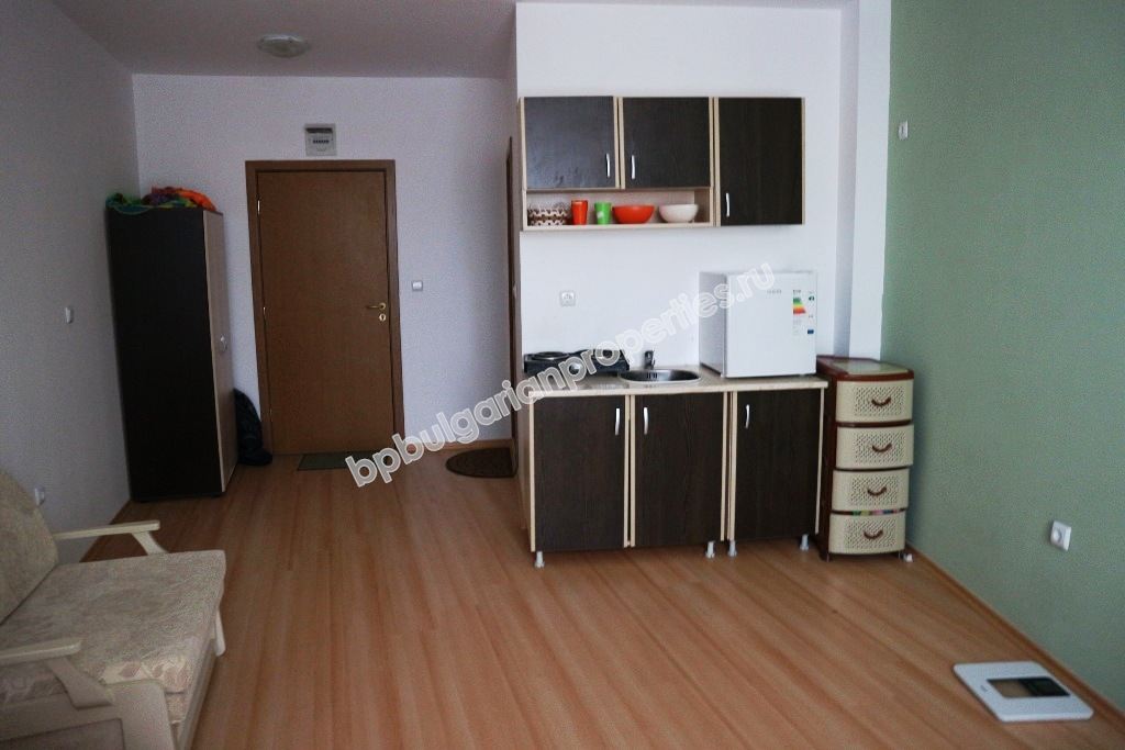 Дешевая меблированная студия на продажу в курорте Солнечный Берег